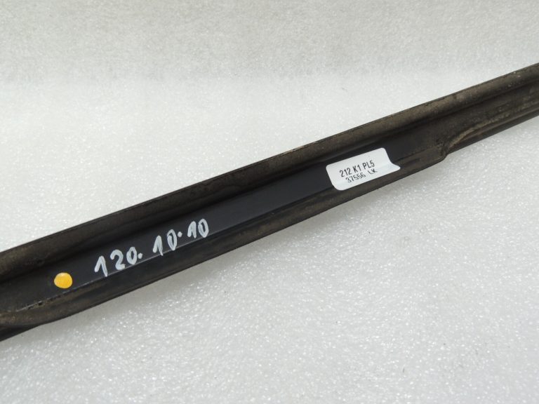 Oriģinālais Chrysler Grand Voyager V bīdāmo durvju apdare kreisā 05109813AA