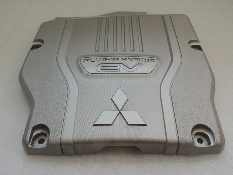 Mitsubishi Outlander III 2.0 PHEV Plug in Hybrid motora vāks 9499D992
