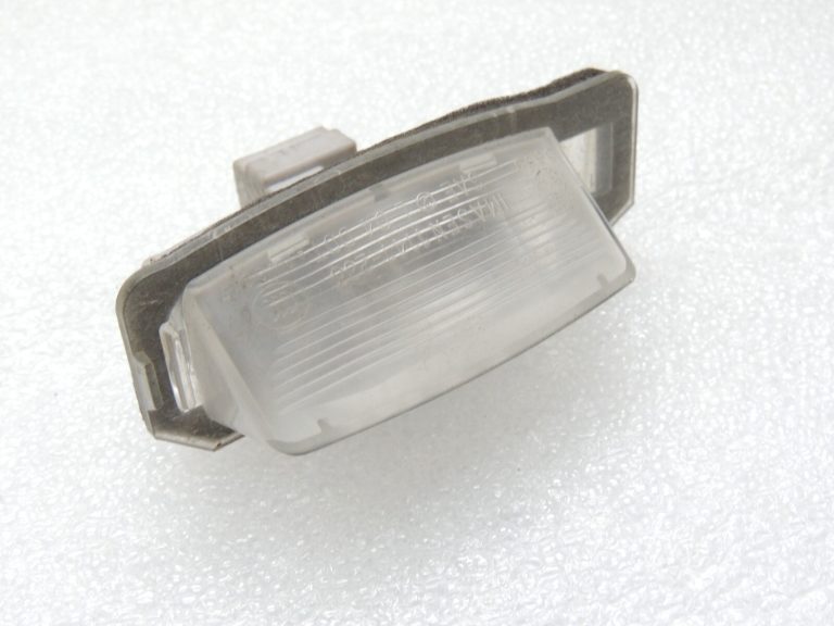 Mitsubishi Outlander III numura apgaismojums 8341A009 Numura apgaismojums