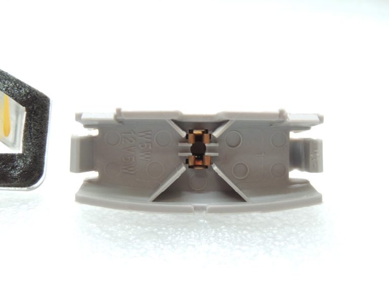 Mitsubishi Outlander III numura apgaismojums 8341A009 Numura apgaismojums