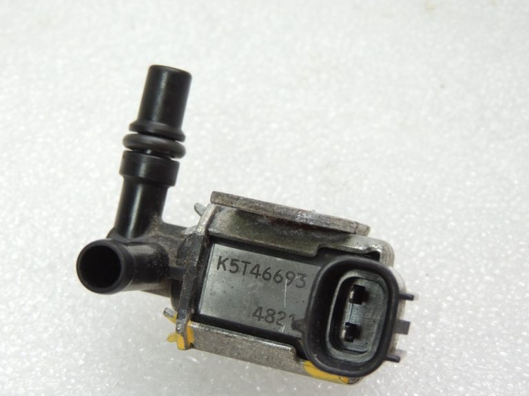 Oriģinālais Mitsubishi Outlander III 2.0PHEV EGR solenoīda vārsts 8657A049