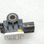 Mitsubishi Outlander III sānu gaisa spilvena sensora trieciena sensors 8651A166