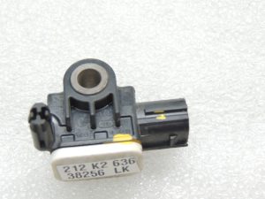 Mitsubishi Outlander III sānu gaisa spilvena sensora trieciena sensors 8651A166