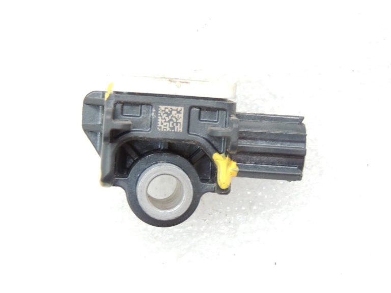 Mitsubishi Outlander III sānu gaisa spilvena sensora trieciena sensors 8651A166