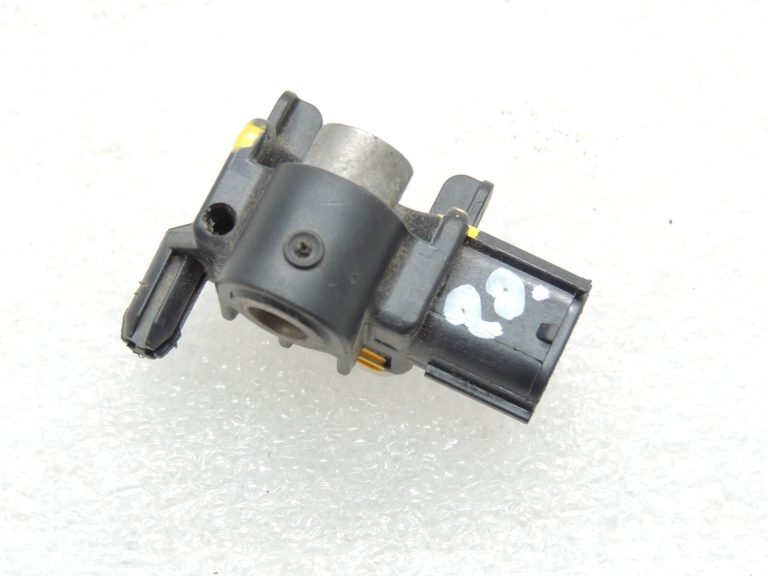 Mitsubishi Outlander III sānu gaisa spilvena sensora trieciena sensors 8651A166