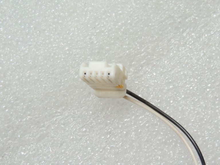 Mitsubishi Outlander III bezatslēgas ieejas antena 8637B114