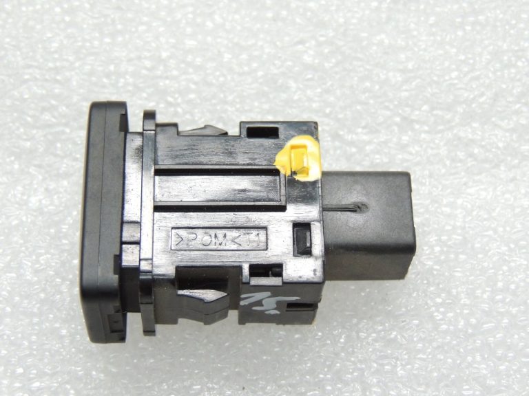 Mitsubishi Outlander III slēdzis FCM COLLISION MITIGATION Swtich 8610A088