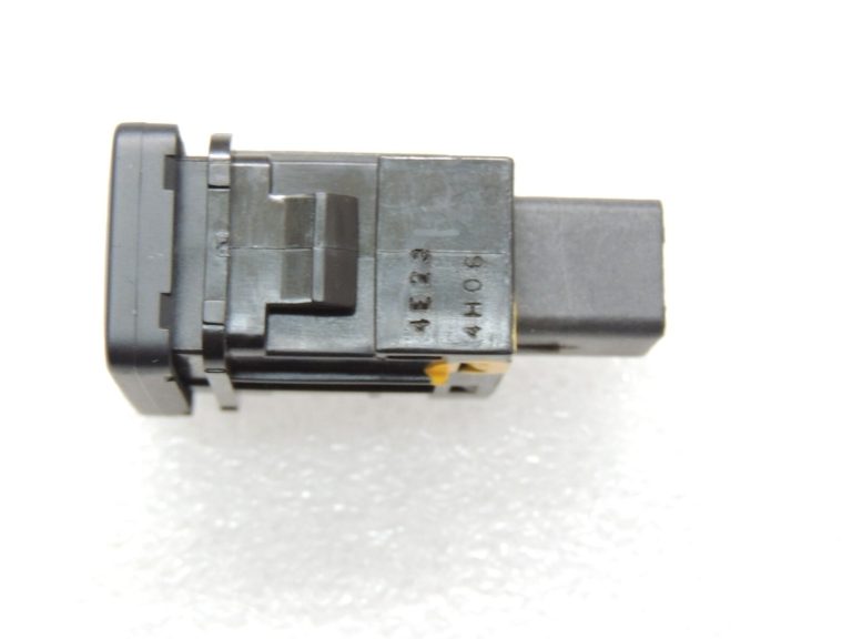 Mitsubishi Outlander III slēdzis FCM COLLISION MITIGATION Swtich 8610A088