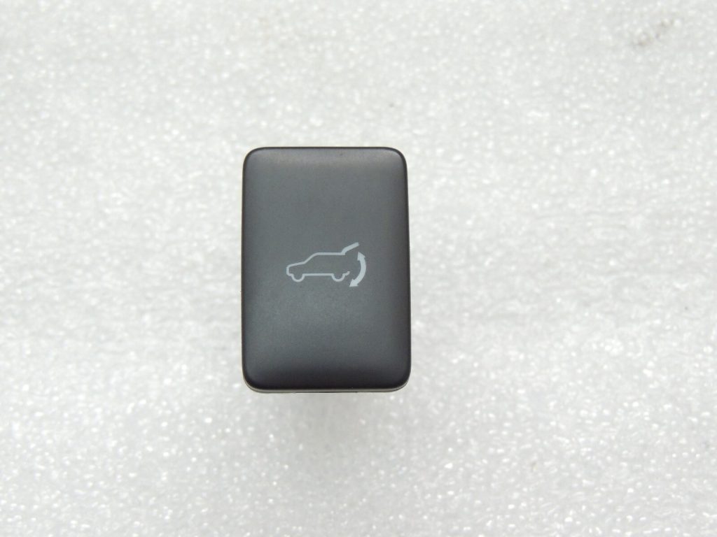 Mitsubishi Outlander III Automātiskais aizmugurējo durvju slēdzis 8616A010