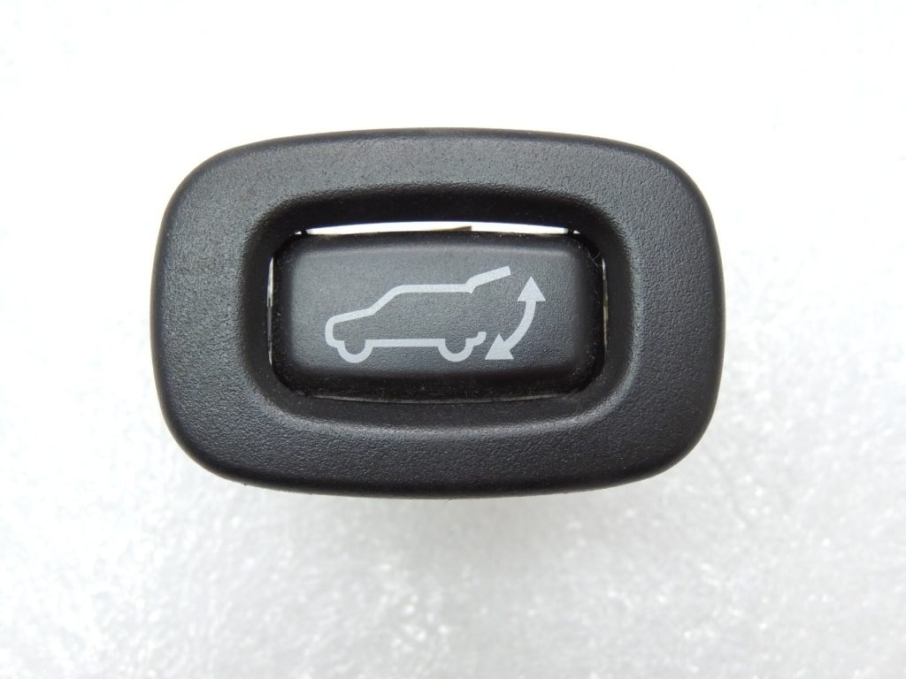 Mitsubishi Outlander III aizmugurējo automātisko durvju slēdzis MN170754