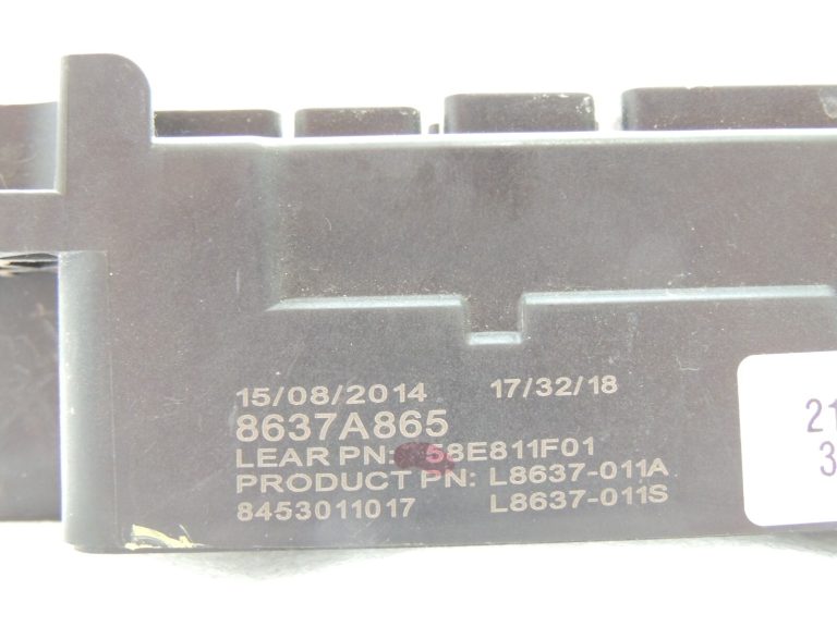 Mitsubishi Outlander III vadības bloka drošinātāju kārba 8637A865 Vadības bloks