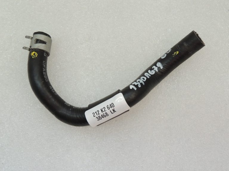 Mitsubishi Outlander III 2.0 PHEV automātiskās transmisijas eļļas dzesētāja eļļas caurule 1370A679