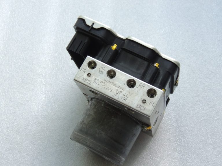 Toyota Yaris IV XP210 ABS bloka sūkņa vadības bloks 44050-K0180 0265957020