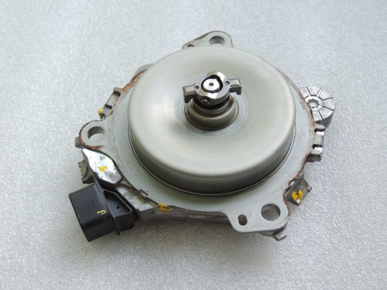 Toyota Yaris IV XP210 1.5 HEV 68kW Sadales vārpstas fāze 13090-25010 2351000862