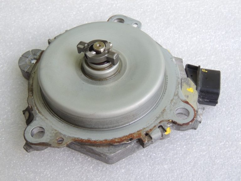 Toyota Yaris IV XP210 1.5 HEV 68kW Sadales vārpstas fāze 13090-25010 2351000862