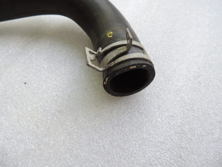 Toyota Yaris IV XP210 1.5 HEV 68kW Ūdens caurules šļūtene 16571K0050 16571-K0050 16571-K0050