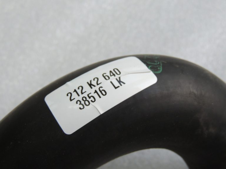 Toyota Yaris IV XP210 1.5 HEV 68kW Ūdens caurules šļūtene 16572K0050 16572-K0050 16572-K0050