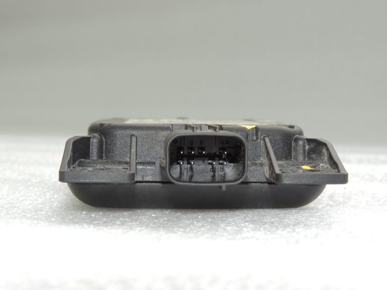 Suzuki Vitara LY IV vadības bloka modulis aklās zonas sensors 3F500-86R11 3F50086R11