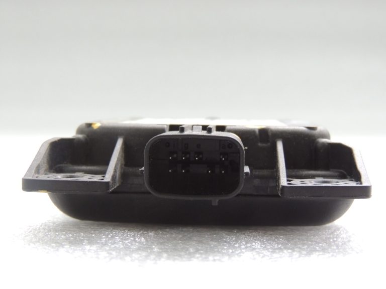 Suzuki Vitara LY IV vadības bloka modulis aklās zonas sensors 3F500-86R01 3F50086R01
