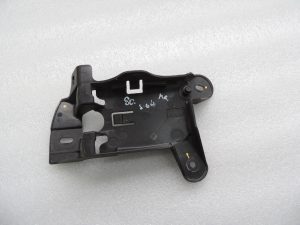 Suzuki Vitara LY IV aklās zonas sensora kronšteins aizmugurējais kreisais 3F501-86R10