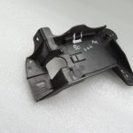 Suzuki Vitara LY IV aklās zonas sensora kronšteins aizmugurējais kreisais 3F501-86R10