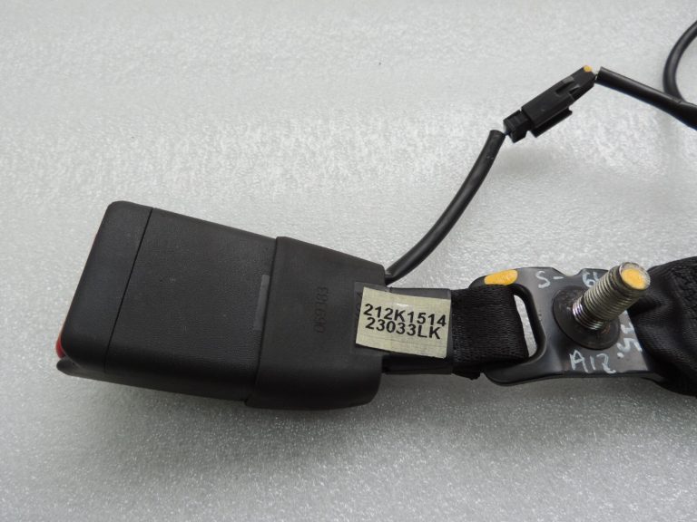 Suzuki Vitara LY IV Aizmugurējā centrālā drošības jostas sprādze 8495054P115PK