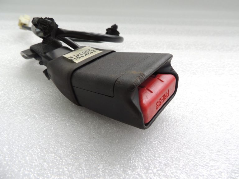 Suzuki Vitara LY IV Aizmugurējā centrālā kreisā drošības jostas sprādze 8497054P115PK 84970-54P11-5PK