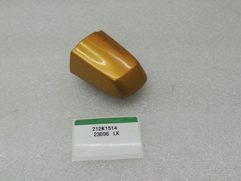 Suzuki Vitara LY IV Aizmugures durvju roktura vāciņš DBH 8283357L00ZCC