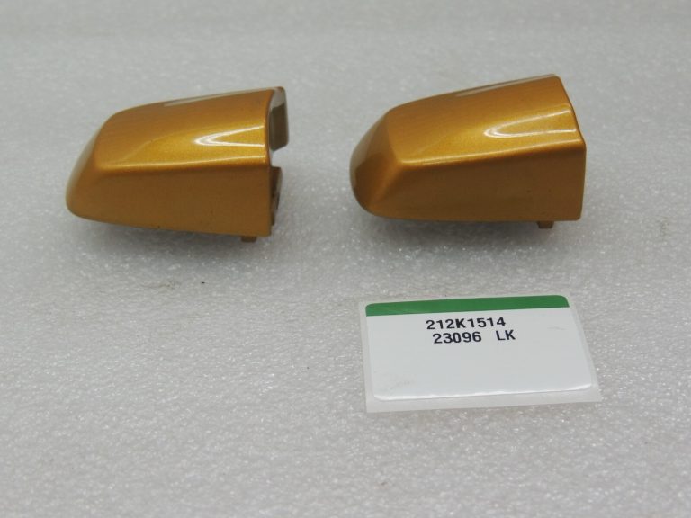 Suzuki Vitara LY IV Aizmugures durvju roktura vāciņš DBH 8283357L00ZCC