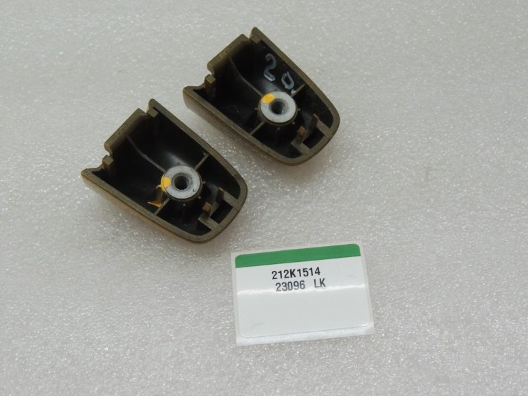 Suzuki Vitara LY IV Aizmugures durvju roktura vāciņš DBH 8283357L00ZCC