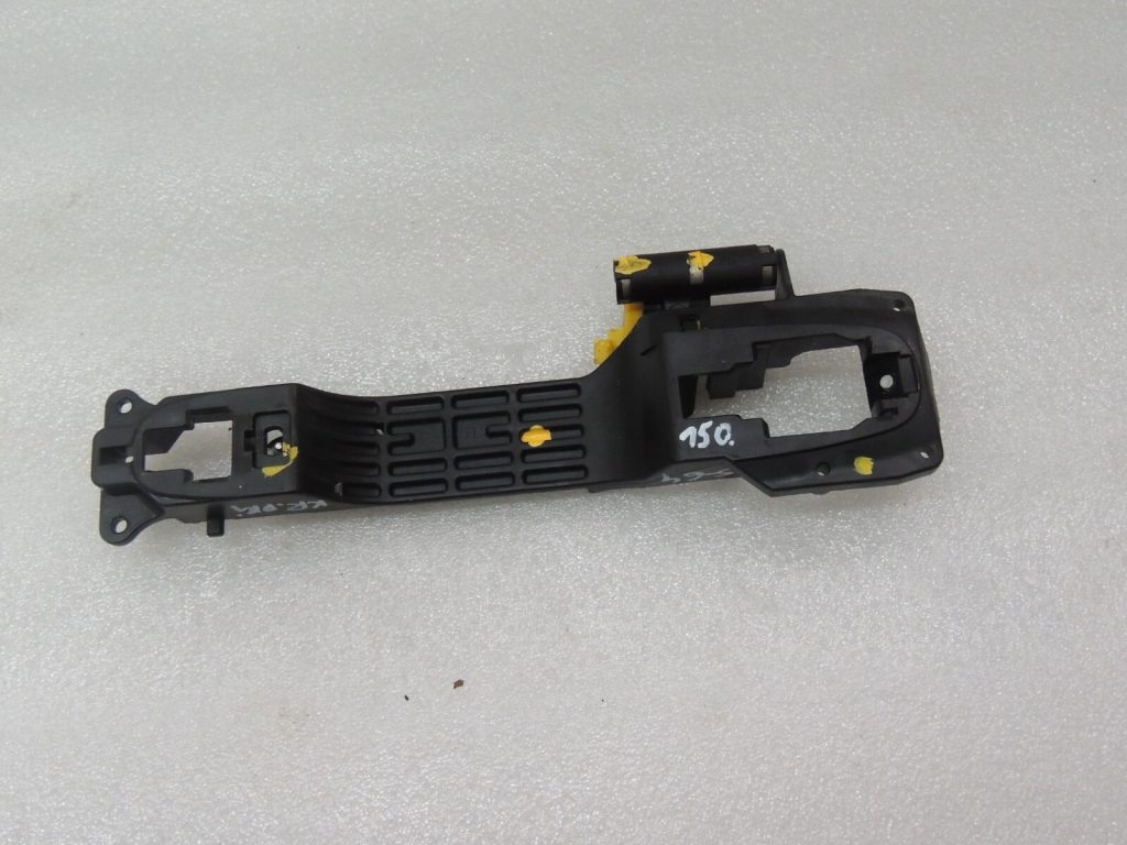 Suzuki Vitara LY IV Exterior Door Handle Holder Front Left 82821-63J10