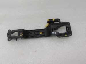 Suzuki Vitara LY IV ārējo durvju rokturu turētājs priekšējais kreisais 82821-63J10