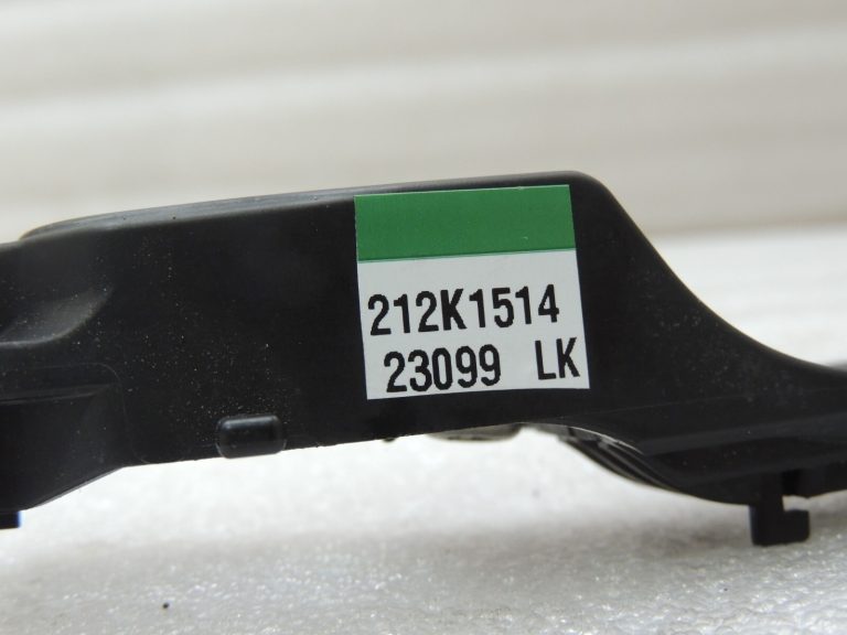 Suzuki Vitara LY IV ārējo durvju rokturu turētājs priekšējais labais 82811-63J10
