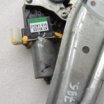 Suzuki Vitara LY IV Aizmugurējais kreisais loga regulators ar motoru 83502-54P10 83560-61M00