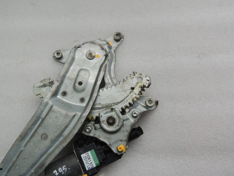 Suzuki Vitara LY IV Aizmugurējā labā loga regulators ar motoru 83501-54P10 83510-54P10