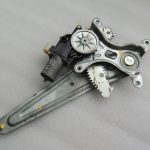Suzuki Vitara LY IV Aizmugurējā labā loga regulators ar motoru 83501-54P10 83510-54P10