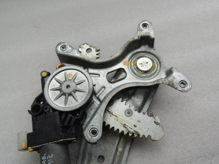 Suzuki Vitara LY IV Aizmugurējā labā loga regulators ar motoru 83501-54P10 83510-54P10