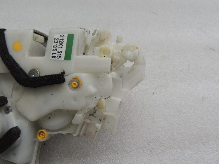 Suzuki Vitara LY IV LHD Priekšējā labās puses durvju slēdzene 82201-54P31 8220154P31