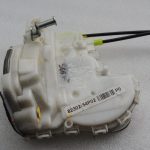 Suzuki Vitara LY IV LHD Aizmugures kreiso durvju slēdzene 82302-54P02 8230254P02