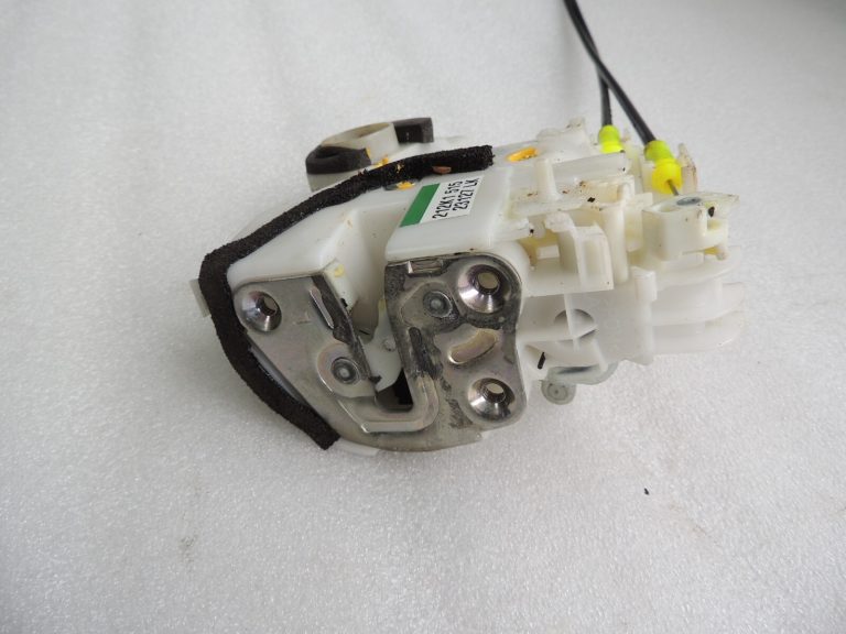 Suzuki Vitara LY IV LHD Aizmugures kreiso durvju slēdzene 82302-54P02 8230254P02