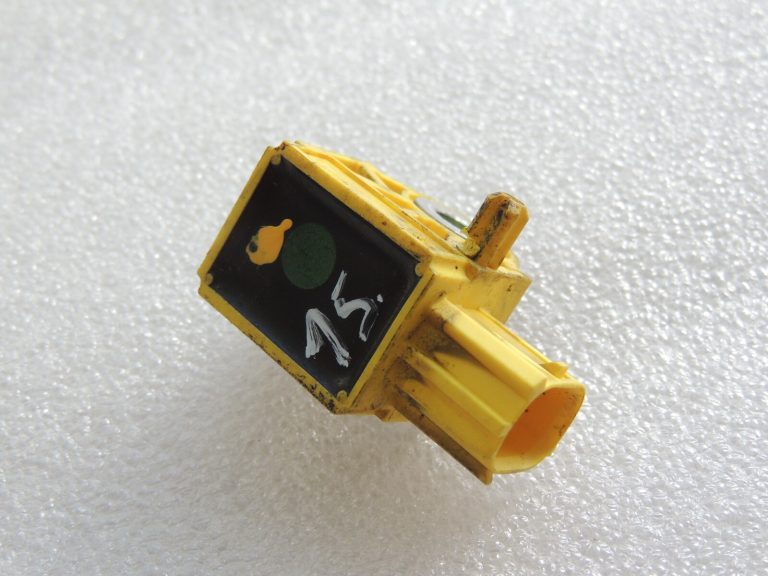 Suzuki Vitara LY IV Gaisa spilvena sensors Trieciena sensors Trieciena sensors Crash sensors 3F920-76SA0