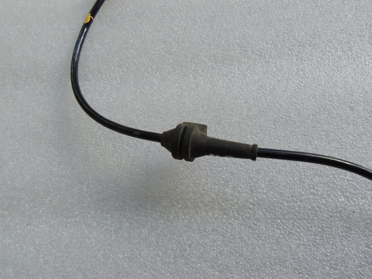 Suzuki Vitara LY IV ABS sensors Aizmugurējais labais 56310-61M00 5631061M00