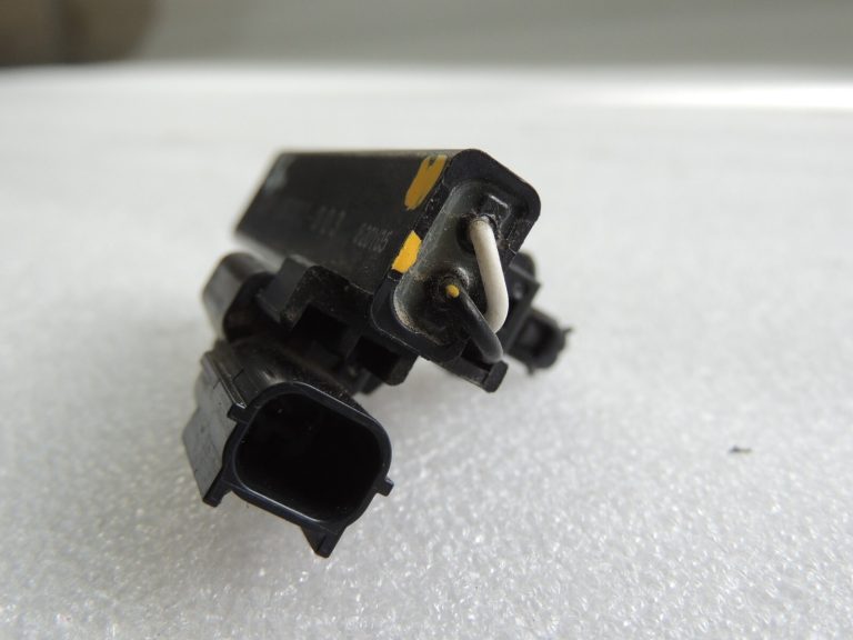 Suzuki Vitara LY IV aizmugurējā sensora antenas bezatslēgas vadības bloks 37175-54P10