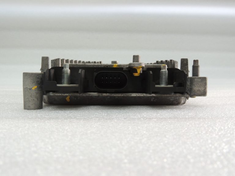 Suzuki Vitara LY IV hibrīda vadības bloks Modulis Vadības bloks Pārveidotājs 96460-74S00