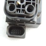 Jeep Grand Cherokee IV WK2 pneimatiskās balstiekārtas sūkņa vadības vārsta bloks 68087233AA