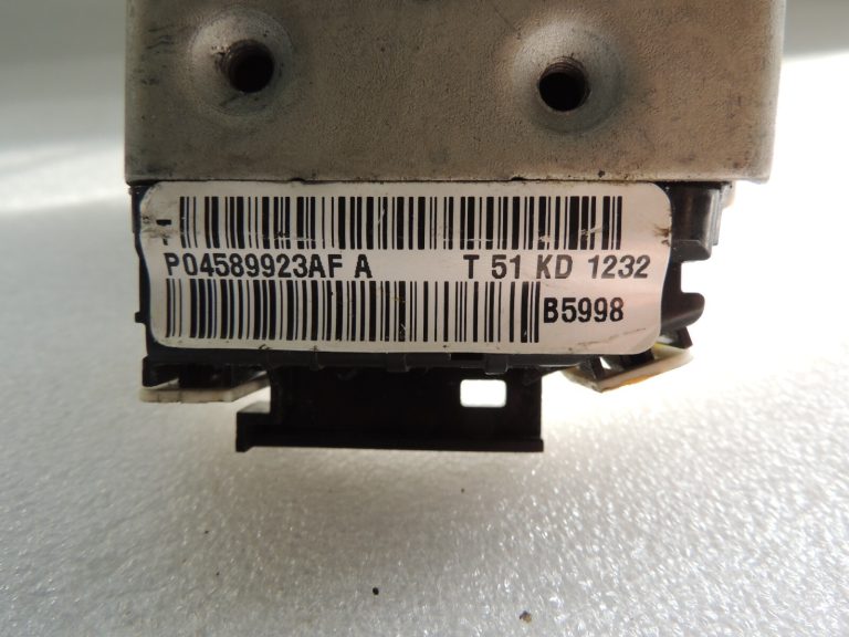 Jeep Grand Cherokee IV WK2 Aizmugures kreiso durvju slēdzene P04589923AF 4589923AF