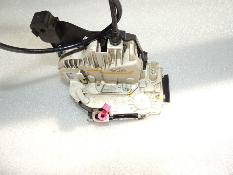 Jeep Grand Cherokee IV WK2 Aizmugures kreiso durvju slēdzene P04589923AF 4589923AF