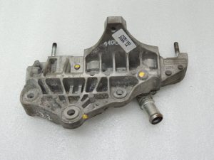 Jeep Grand Cherokee WK2 3.0D EXF EGR radiatora kronšteins 68150055AA 90513247G