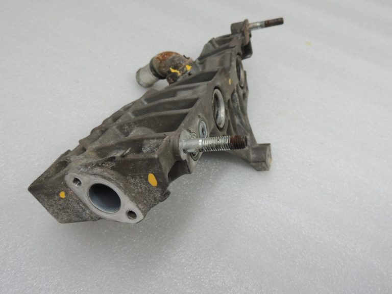 Jeep Grand Cherokee WK2 3.0D EXF EGR radiatora kronšteins 68150055AA 90513247G