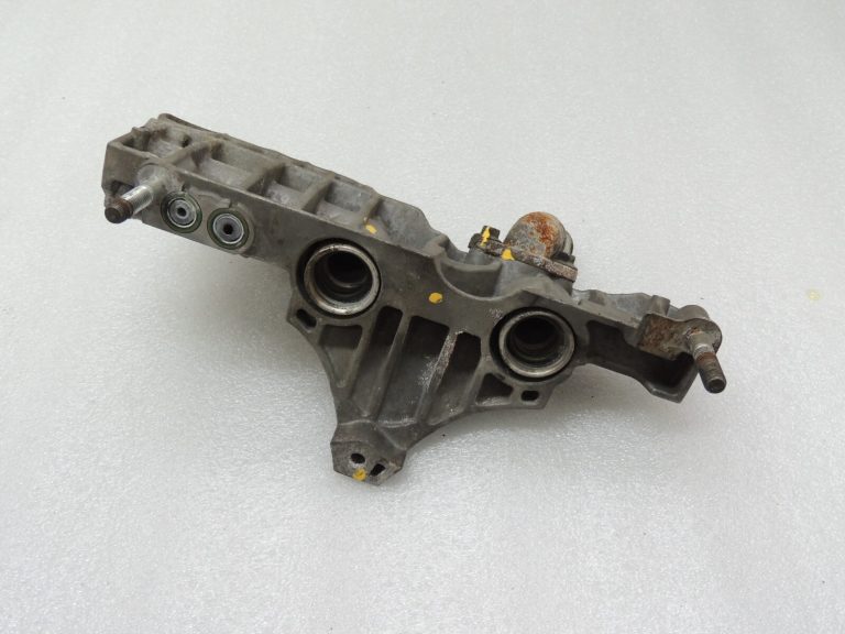 Jeep Grand Cherokee WK2 3.0D EXF EGR radiatora kronšteins 68150055AA 90513247G